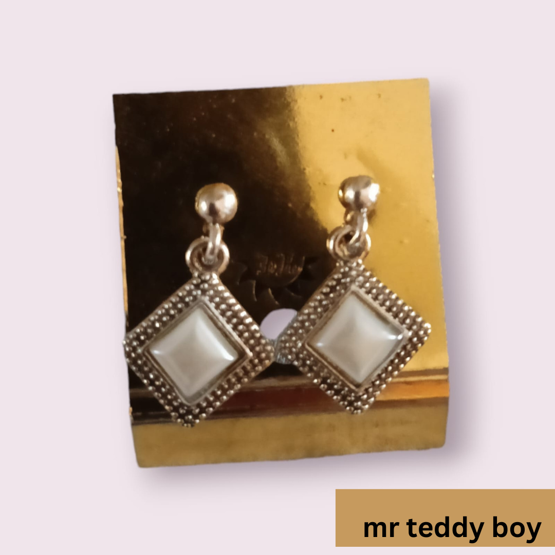 silver pearl earrings-mr teddy boy